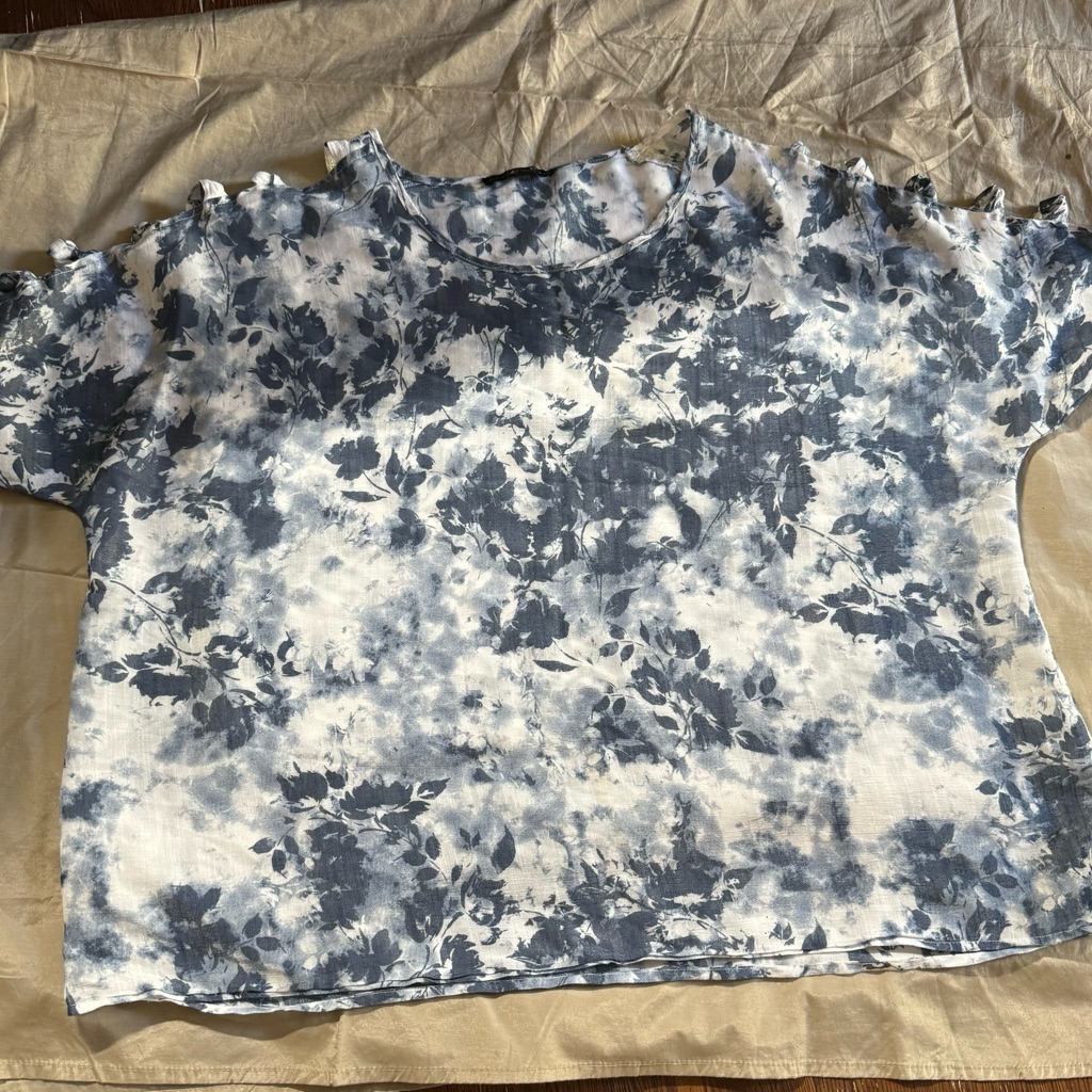 Fred David Blue And White Floral Blouse Fred David Blue And White Floral Blouse